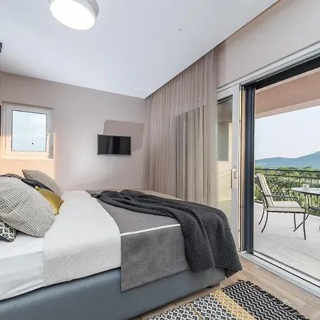 Adora Sukošan